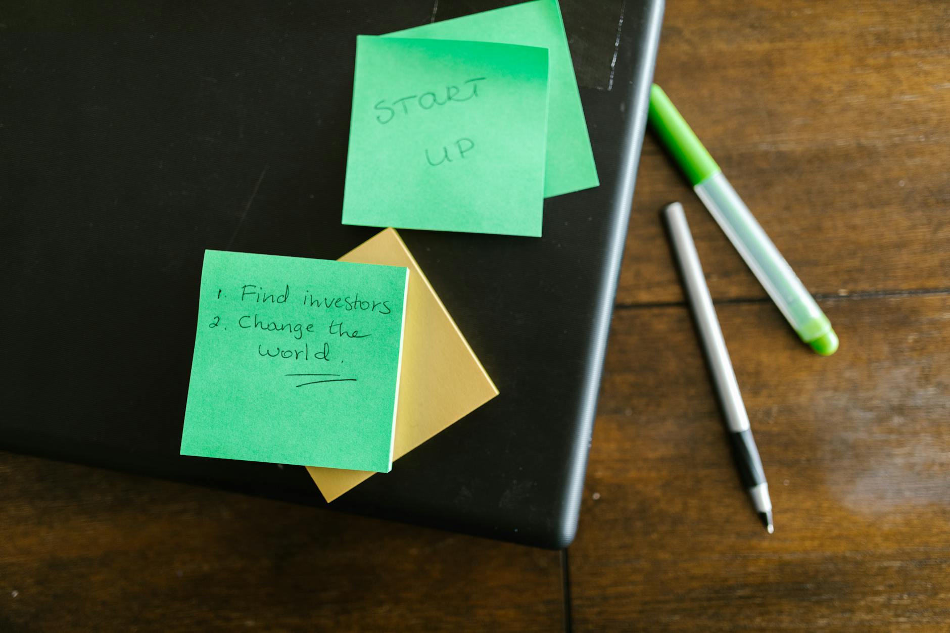 Accords de vesting pour associés fondateurs : guide, modèles et checklist (France)
